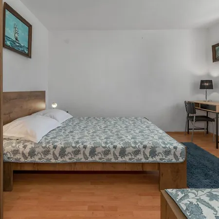 6 Bedroom Gorgeous In Semesterbostad *