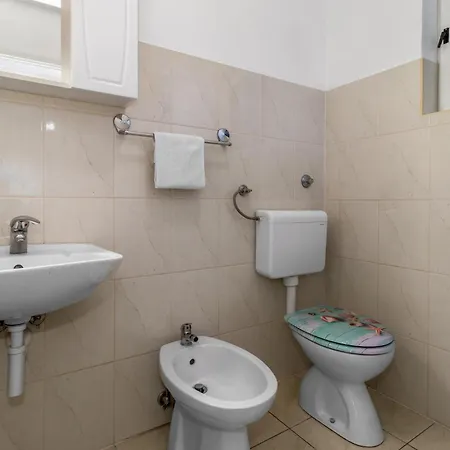 6 Bedroom Gorgeous In