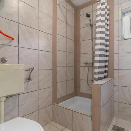 6 Bedroom Gorgeous In Semesterbostad Novi Vinodolski