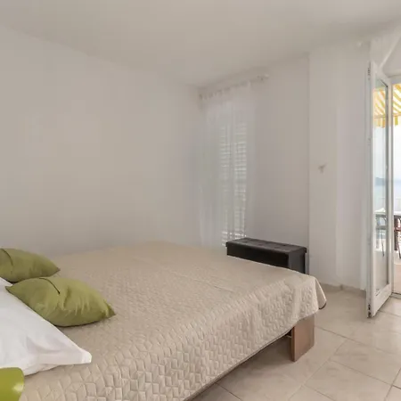 6 Bedroom Gorgeous In Semesterbostad Novi Vinodolski