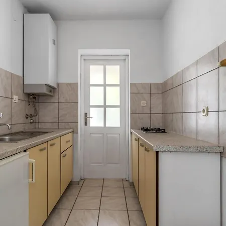 6 Bedroom Gorgeous In Semesterbostad *
